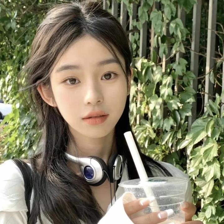 在他的阴影下